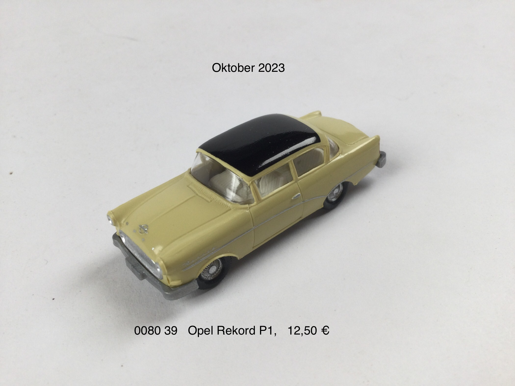 Opel Rekord P1 mit schwarzem Dach "grünbeige"