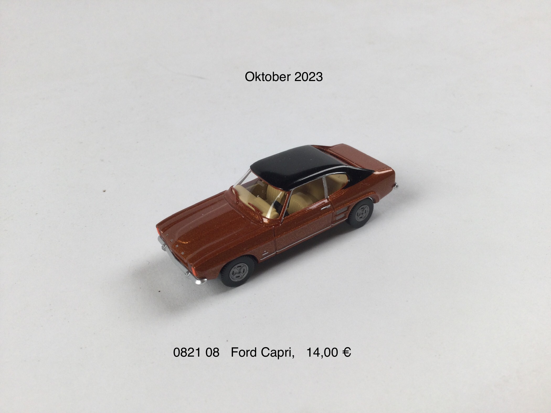 Ford Capri I mit schwarzem Dach "kupferbraunmet."