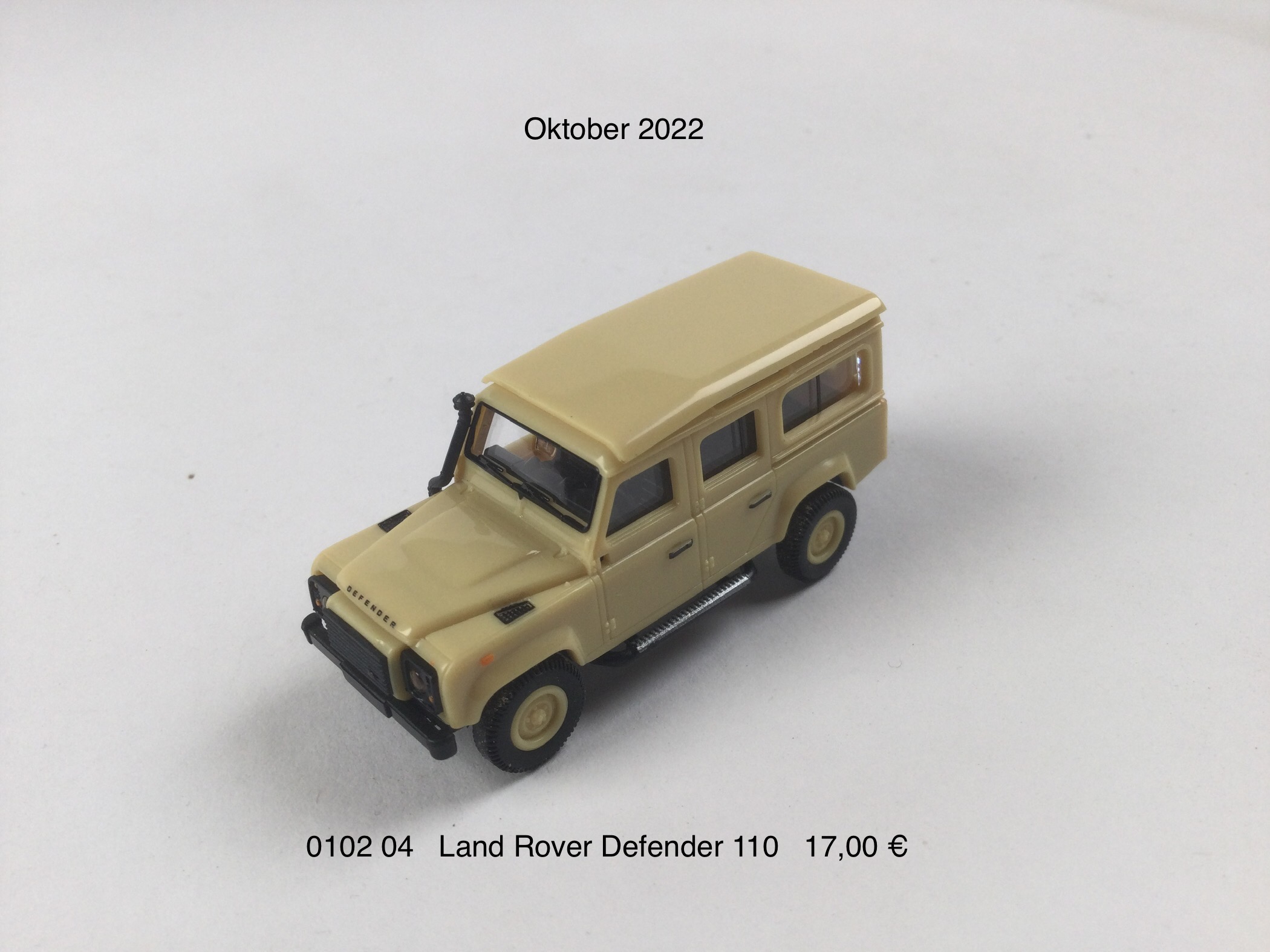 Land Rover "Defender 110" beige