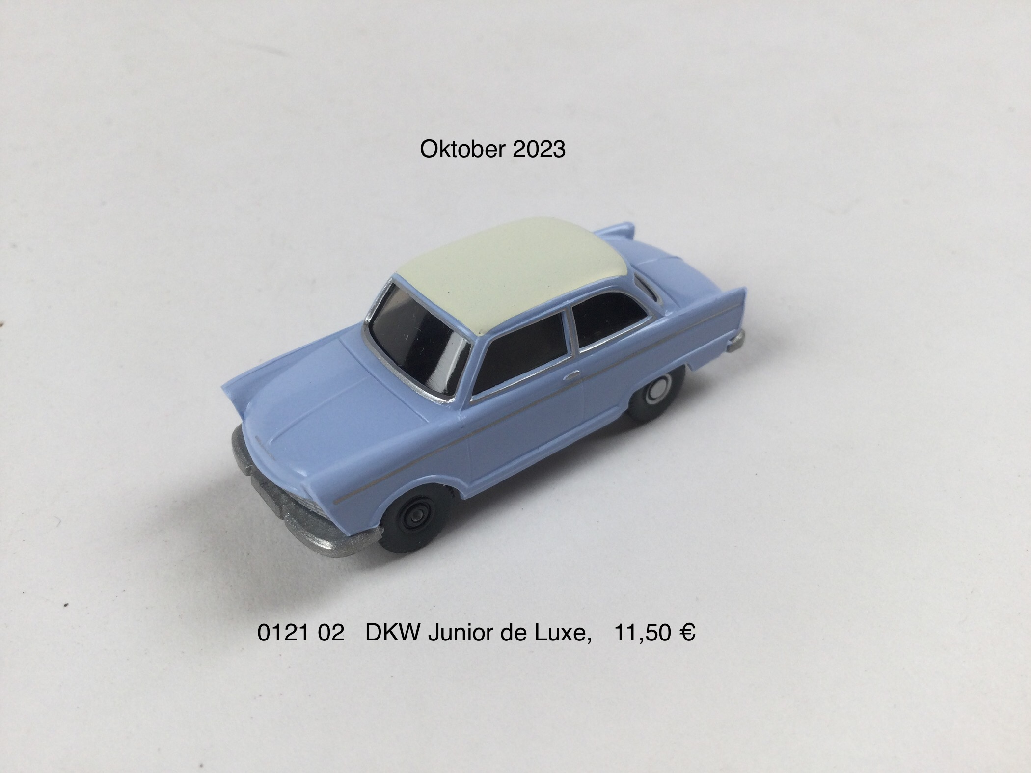 DKW Junior de Luxe mit weißem Dach "pastellblau"